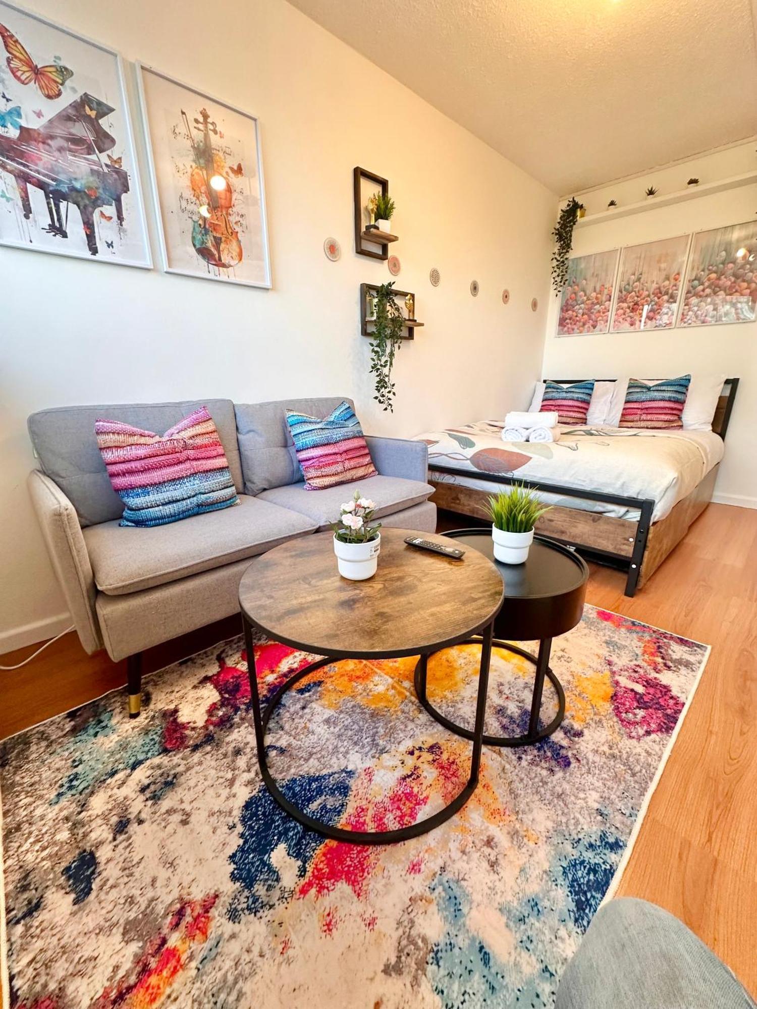 B - Newley Renovated Private Self-Contained Room In A Shared Apartment In Birmingham City Centre ภายนอก รูปภาพ
