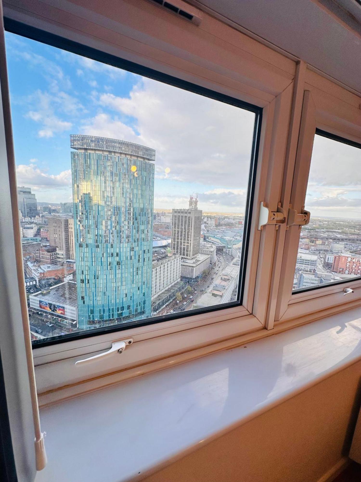 B - Newley Renovated Private Self-Contained Room In A Shared Apartment In Birmingham City Centre ภายนอก รูปภาพ